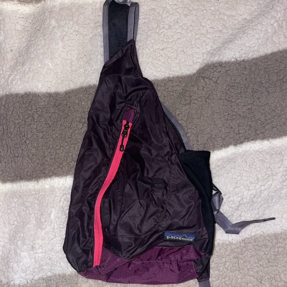 Patagonia Lightweight Travel Sling Bag Packable Black and Purple